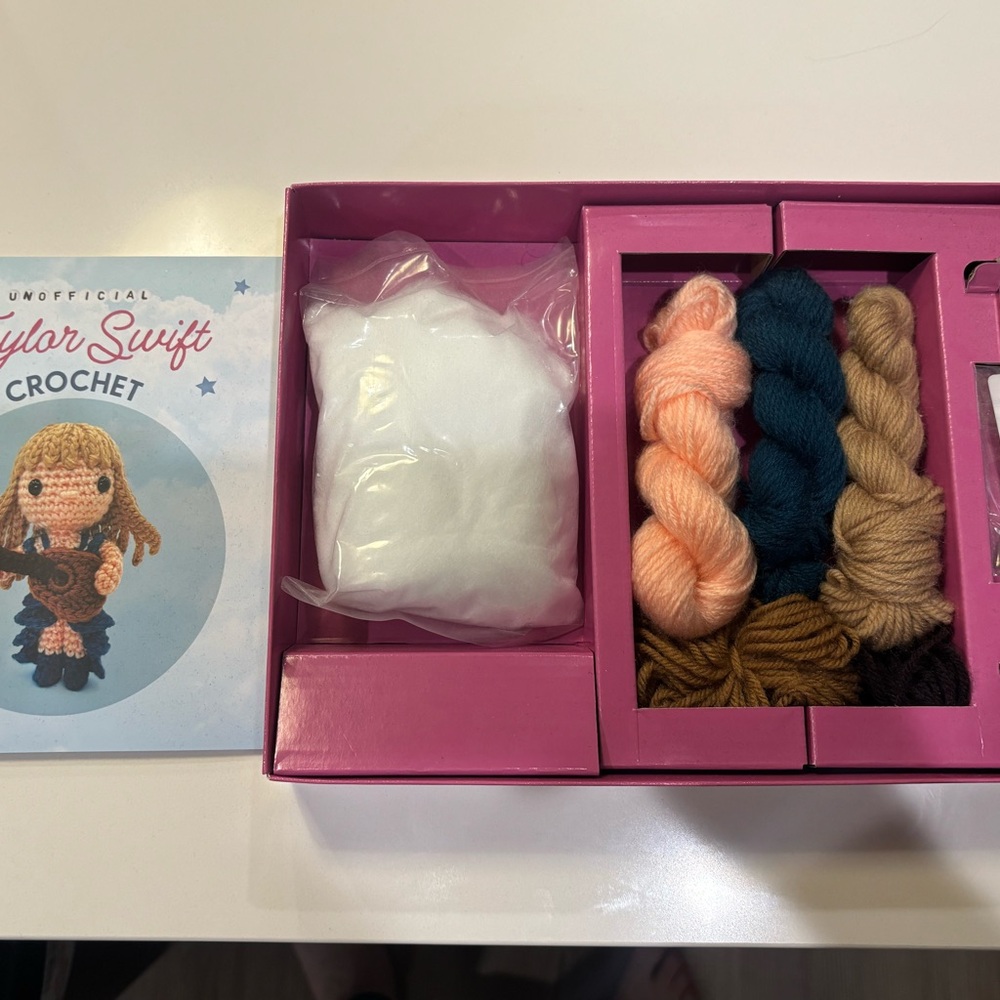 Taylor Swift Crochet Kit with Yarn and Stuffing